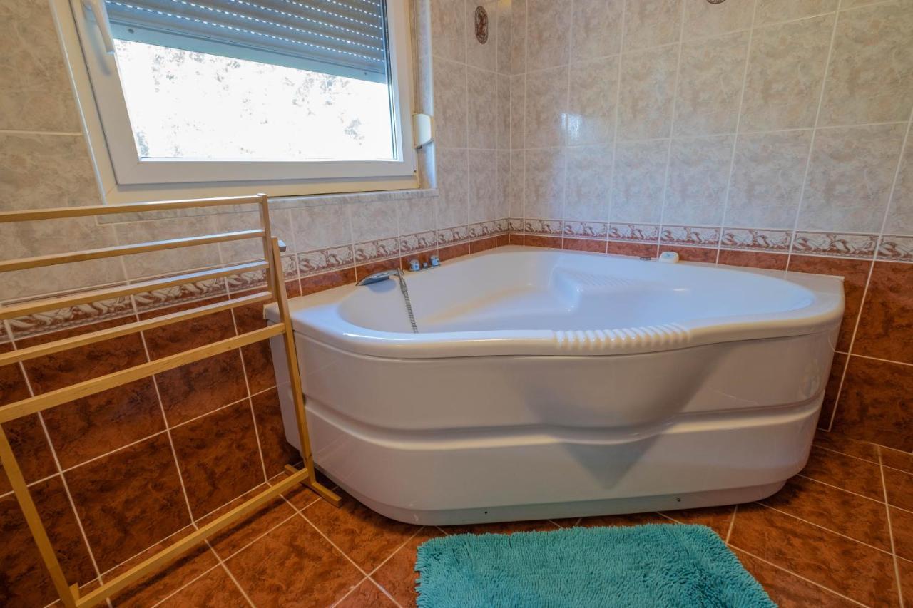 Apartman Ahel ヤドラニヴォ エクステリア 写真